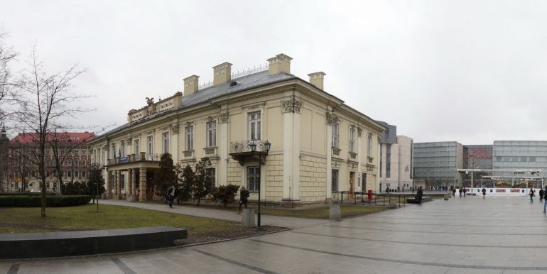 Położony w centrum Krakowa Pałac Wołodkowiczów jest jedną z nieruchomości wystawionych na sprzedaż przez Pocztę Polską