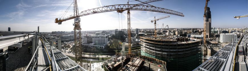  - Przy budowie Warsaw Spire pracuje równocześnie ponad 500 pracowników i 5 żurawi