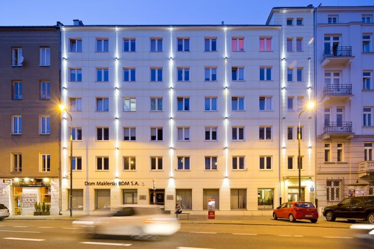 Budynek przy ul. Pięknej 68 w Warszawie (fot. Piotr Krajewski)