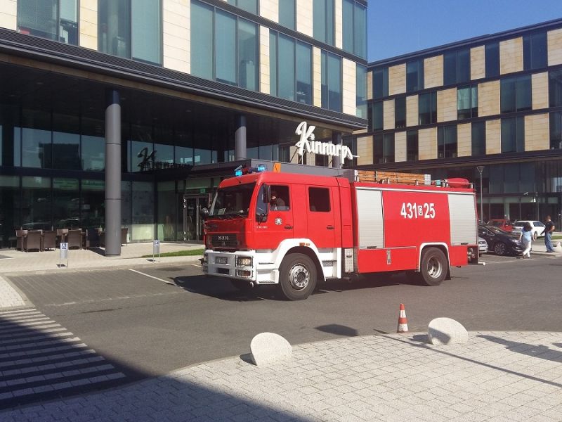 - Nieodłącznym partnerem próbnych ewakuacji jest Państwowa Straż Pożarna (fot. SPIE Polska)