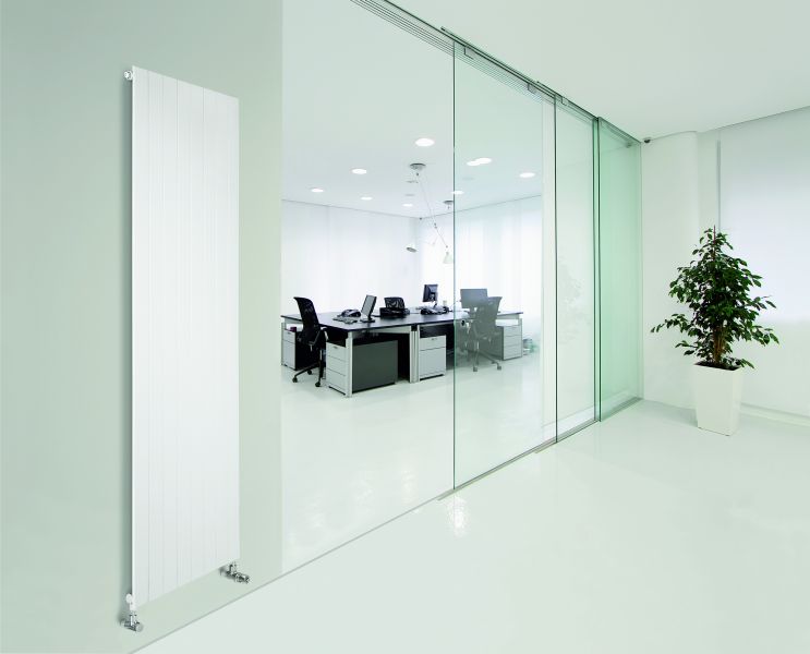  - Wyposażanie powierzchni biurowych, często wiąże się z koniecznością zastosowania rozwiązań specjalnych, zaprojektowanych „na miarę” , dlatego ważne by mieć możliwość wyboru spośród ogromnej ilości dostępnych modeli, fot. Zehnder