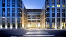 Mondial Assistance przedłuża najem w Domaniewskiej