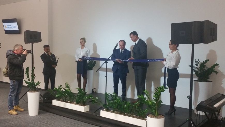  - Zefir - ribbon-cutting ceremony