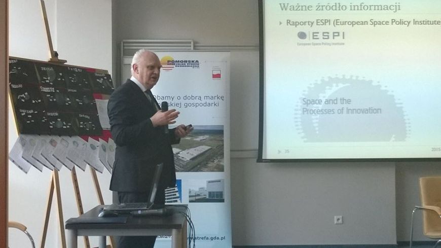  - Prof. dr hab. Marek Banaszkiewicz, chairman of the Polish Space Agency during presentation in the Pomeranian Science and Technology Park, source: InvestGDA