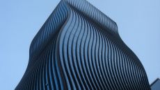 Extraordinary skyscraper