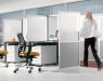 Nie koniecznie open space to otwarta przestrzeć, dzięki przegrodą między biurkami, pracownicy mogą imeć swoją przestrzeń, fot. Jard Meble biurowe