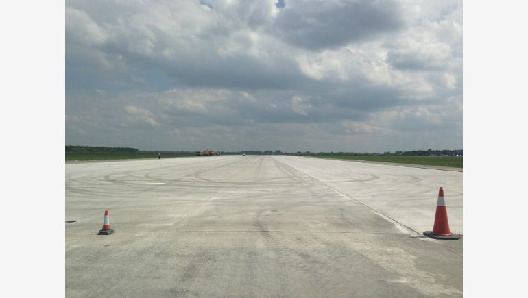 Warsaw-Modlin Airport runway, Investor's mat.