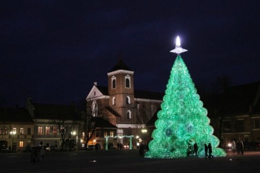  - Christmas tree made from bottles in Kowno, source: domosfera.pl