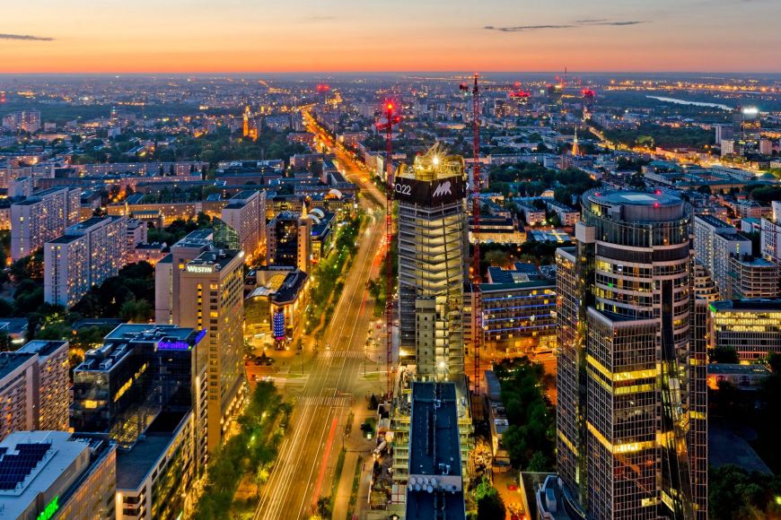  - Q22 office against Warsaw panorama