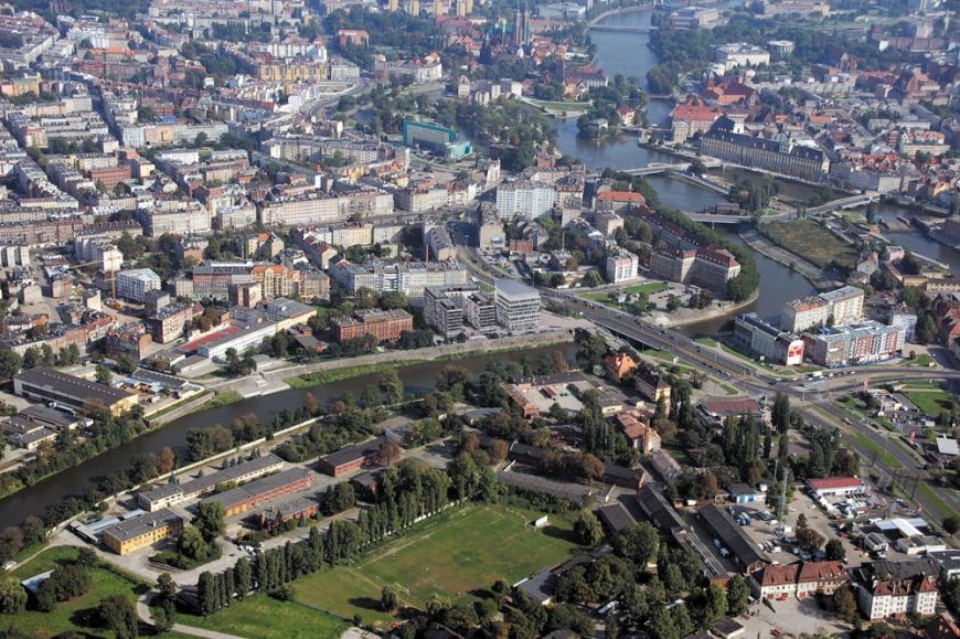  - Okna od strony zachodniej wychodzić będą na rzekę