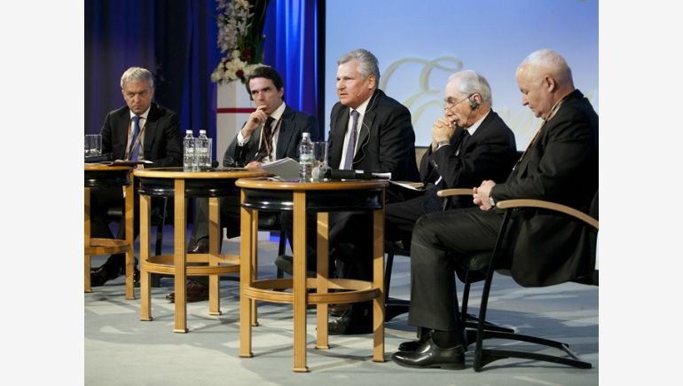 Prof. Manfred Kets de Vries hosted the interactive panel