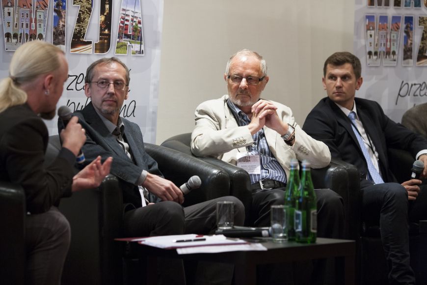  - Ostatni panel, dotyczący grodzenia osiedli mieszkalnych