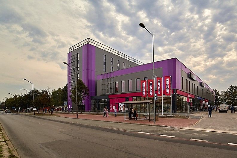  - DL Center Point Częstochowa is divided into two parts: commercial and trade as well as office