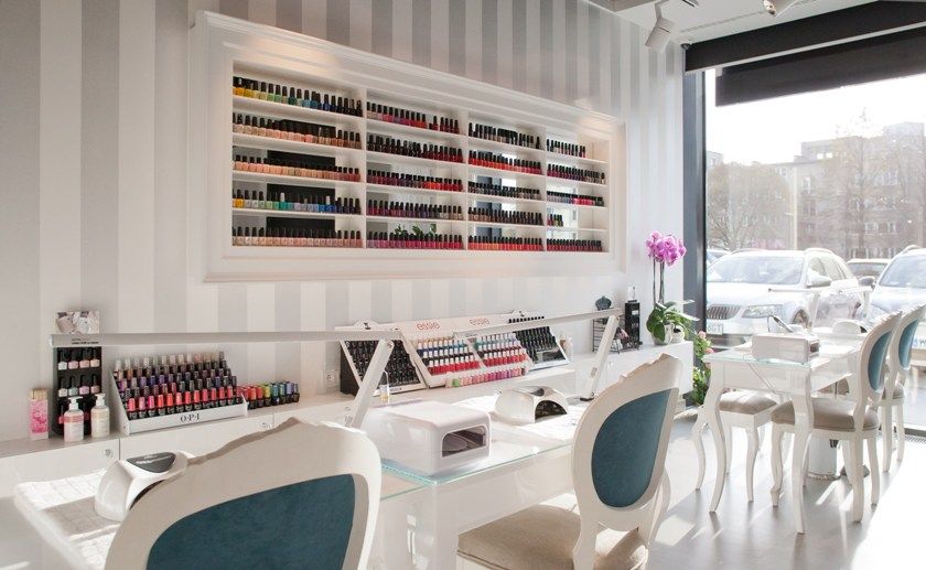  - Salon Nail Clinic