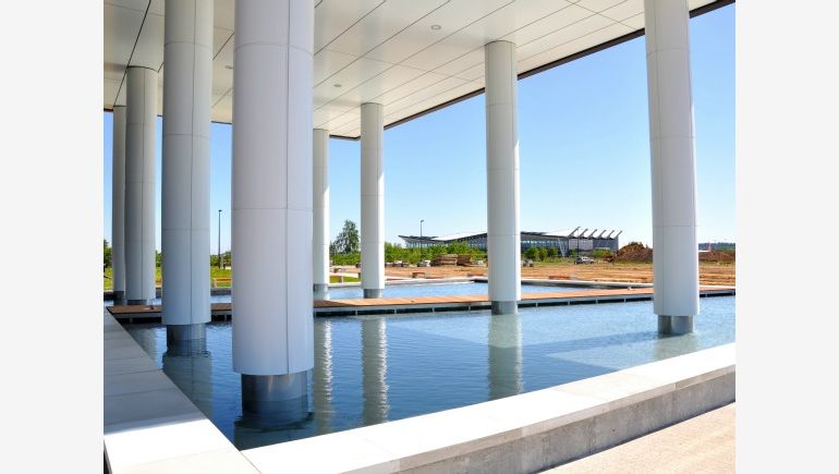 The entrance to the first office building of the BCB Business Park complex