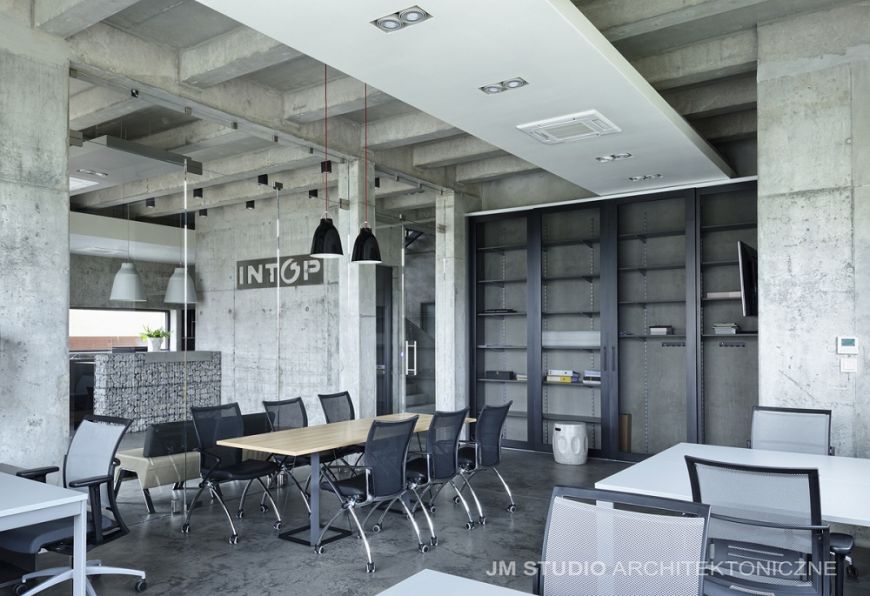  - Na zdjęciu widoczny stół konferencyjny marki BALMA, kolekcja H2. Budynek INTOP OFFICE projekt i realizacja: JM STUDIO Architektoniczne Magdalena Ignaczak Jacek Kunca, autor zdjęć: Mariusz Purta