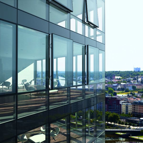  - W 50+SG.SI (up to 42 dB) structural façade with AWS 114 SG.SI (up to 47 dB) Schüco windows 