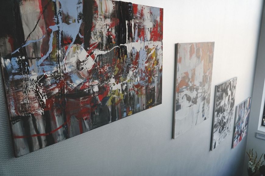  - Wystawa obrazów Ryszarda Miłka w nowym biurowcu Newmor Polska