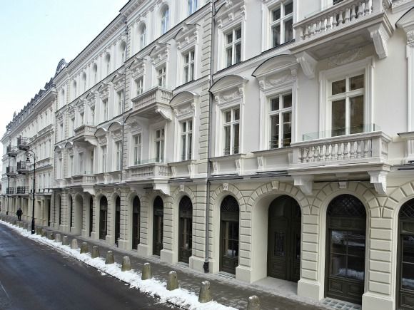  - Facade of Le Palais