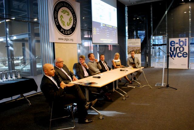  - Atendees of a panel: Multi-criteria systems evaluating buildings as an instrument of market's transformation