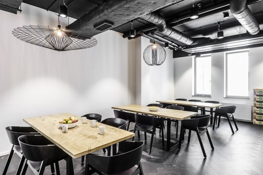  - Biuro XL Catlin - jodełka francuska na podłodze  (projekt The Design Group)