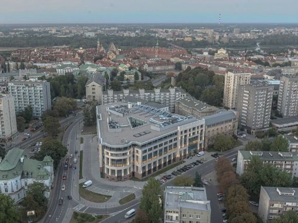  - Senator znajduje się w historycznej części Warszawy