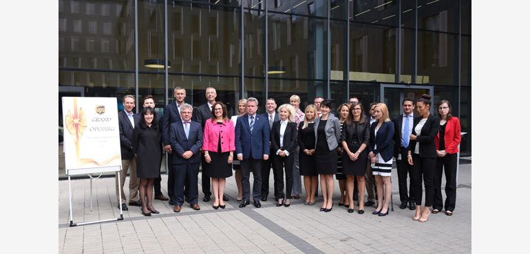 Magdalena Wierzbicka (menadżer UPS w Łodzi), Marek Cieślak, wiceprezydent Łodzi i Carol Brolley, wiceprezydent UPS, fot. uml.lodz.pl