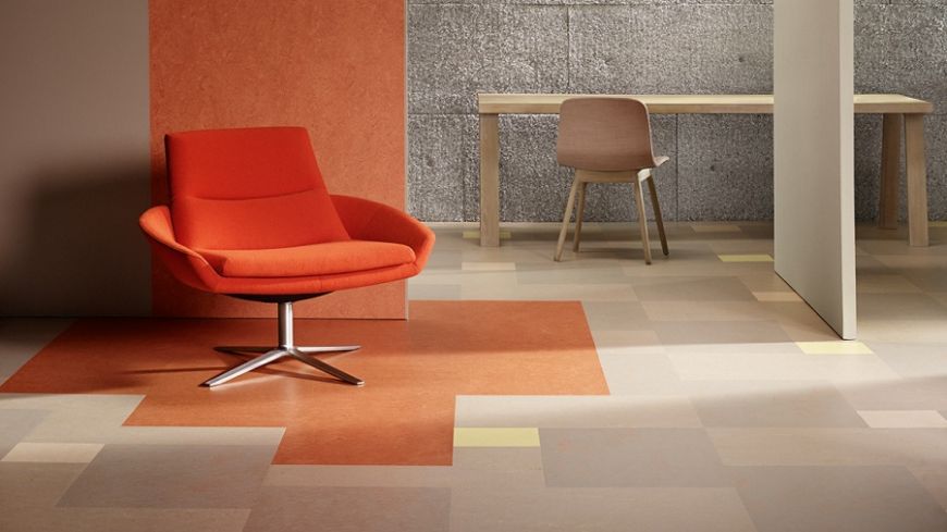  - Marmoleum Modular w biurze