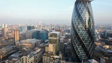 Savills i Deloitte sprzedadzą londyński biurowiec Gherkin