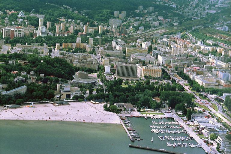 Gdynia z lotu ptaka, fot. Jack11 Poland, (źr.: https://commons.wikimedia.org/wiki/File:POL_Gdynia_view_01.jpg) CC-BY-SA-3.0